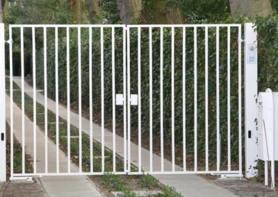 Dubbele draaipoort geautomatiseerd vierkante spijlen 4