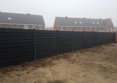 Hout-betonschutting zwart geverfd 7