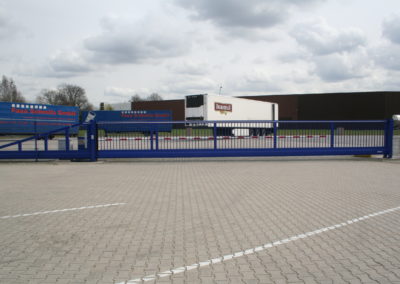 Schuifpoort spijlen glad-glad blauw 1